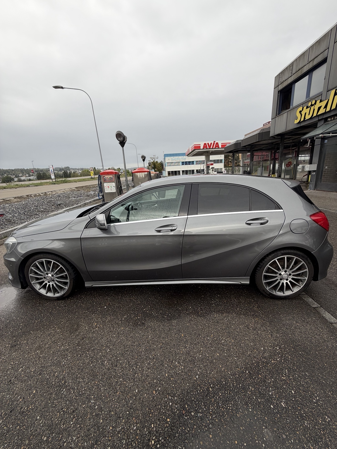 Mercedes-Benz A 200 im vollständigen Seitenprofil